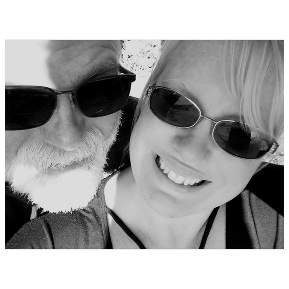 Meet your Posher Ambassador, Lynda... - Picture 2 of 2